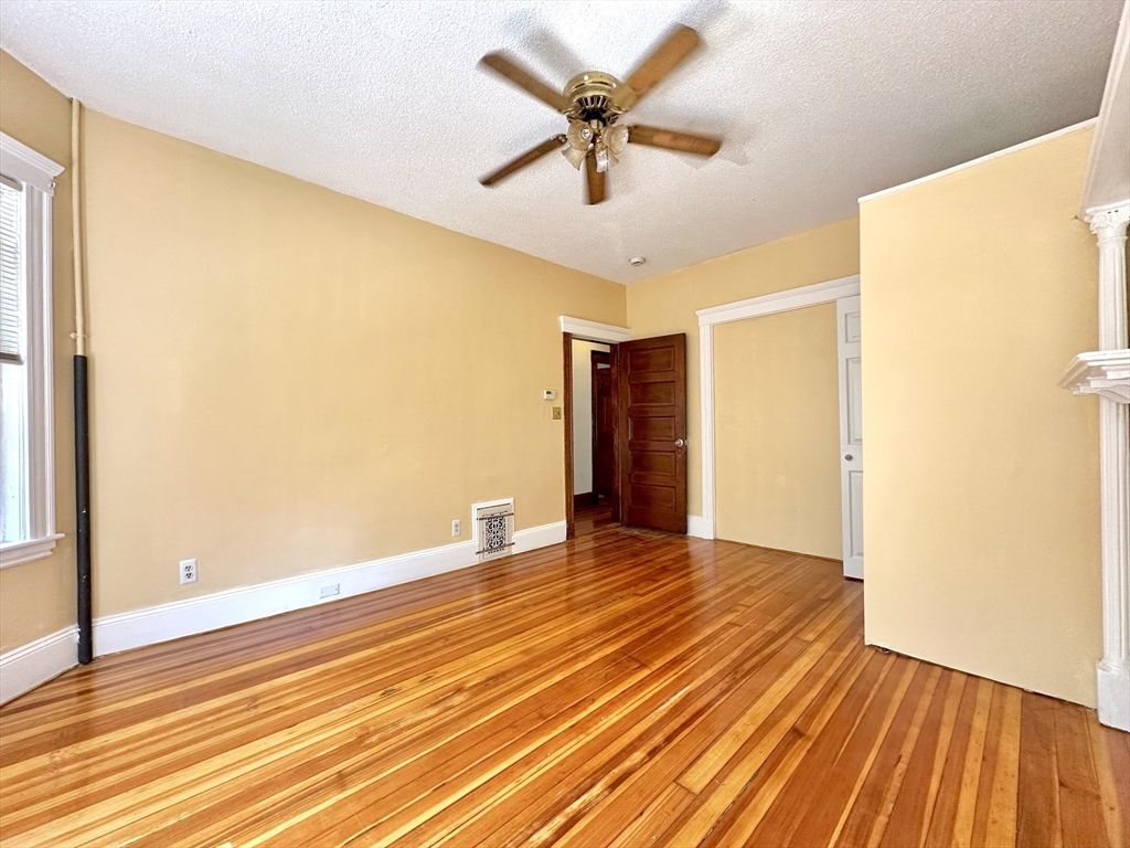 3 bed, 1 bath apartment for rent at 20 Peverell Unit 2, Dorchester — photo 3 of 17