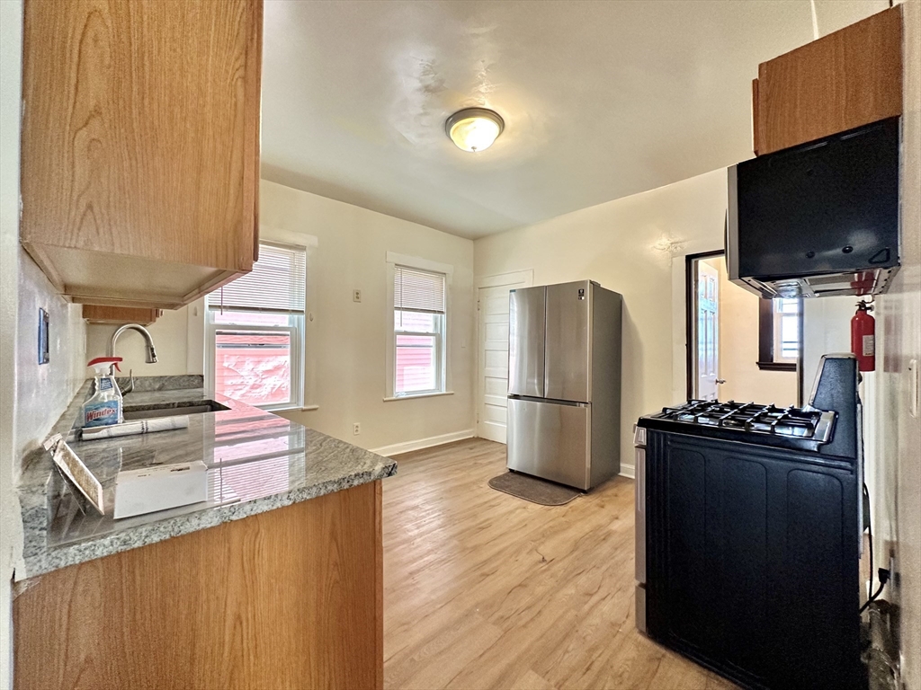 3 bed, 1 bath apartment for rent at 20 Peverell Unit 2, Dorchester — photo 4 of 17