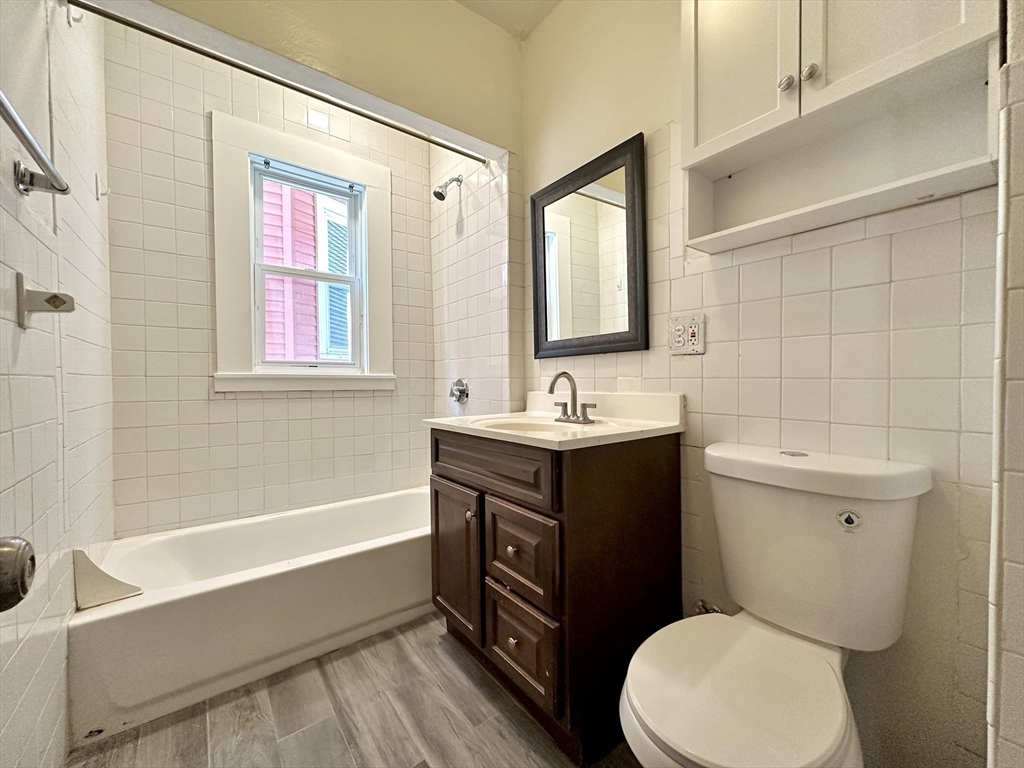 3 bed, 1 bath apartment for rent at 20 Peverell Unit 2, Dorchester — photo 14 of 17
