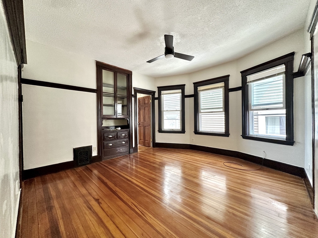 3 bed, 1 bath apartment for rent at 20 Peverell Unit 2, Dorchester — photo 10 of 17
