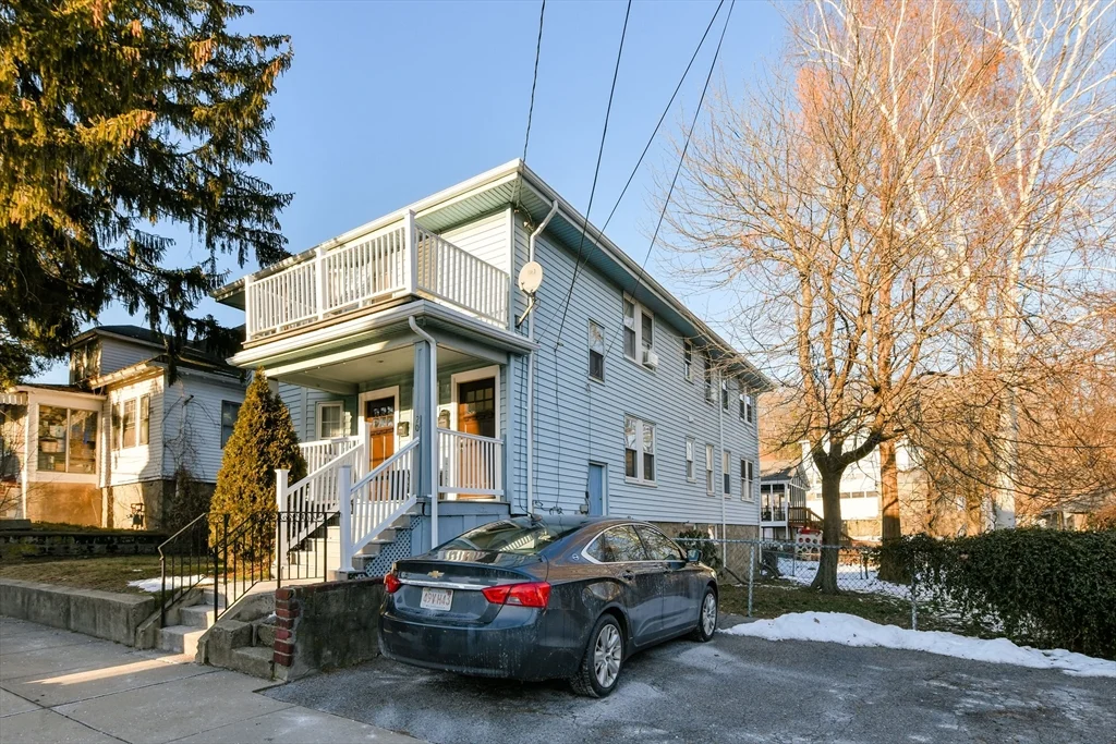2 bed, 1 bath apartment for rent at 20 Pheasant St Unit 1, West Roxbury — photo 3 of 27