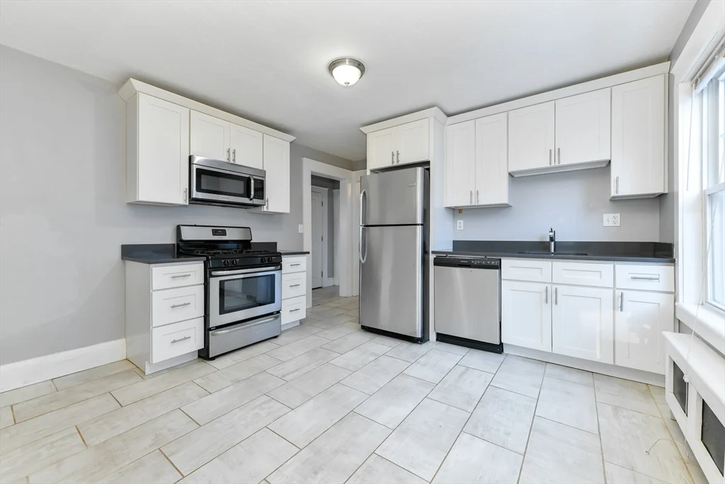 2 bed, 1 bath apartment for rent at 20 Pheasant St Unit 1, West Roxbury — photo 11 of 27