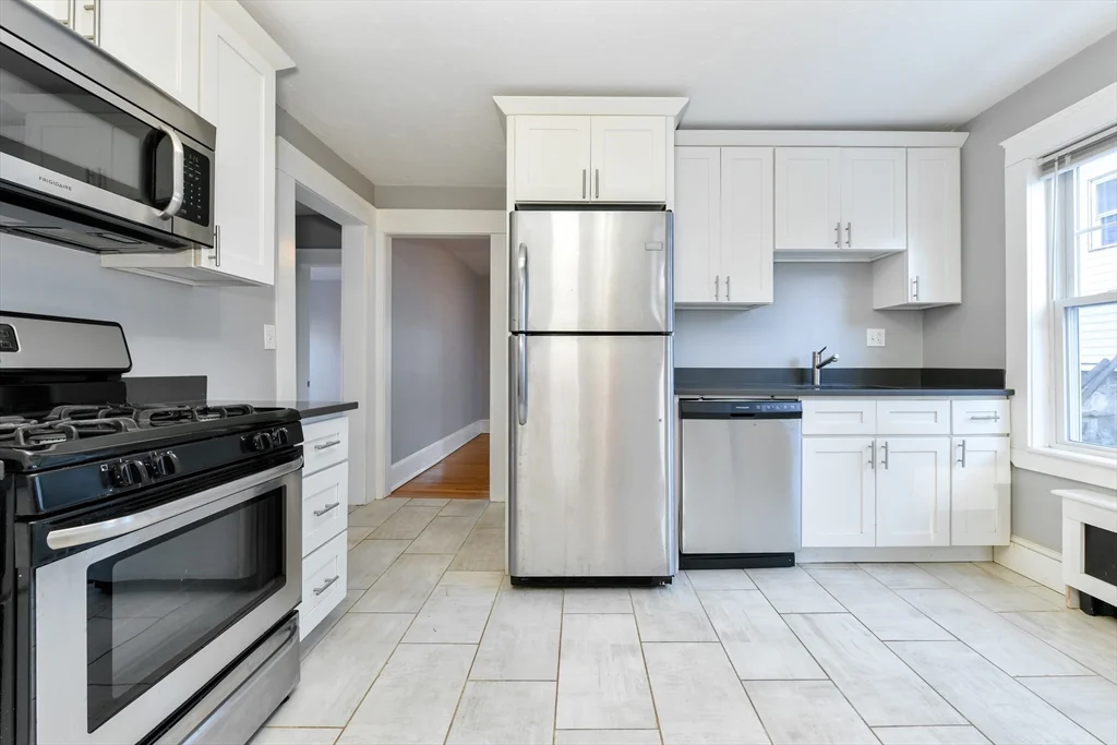 2 bed, 1 bath apartment for rent at 20 Pheasant St Unit 1, West Roxbury — photo 12 of 27