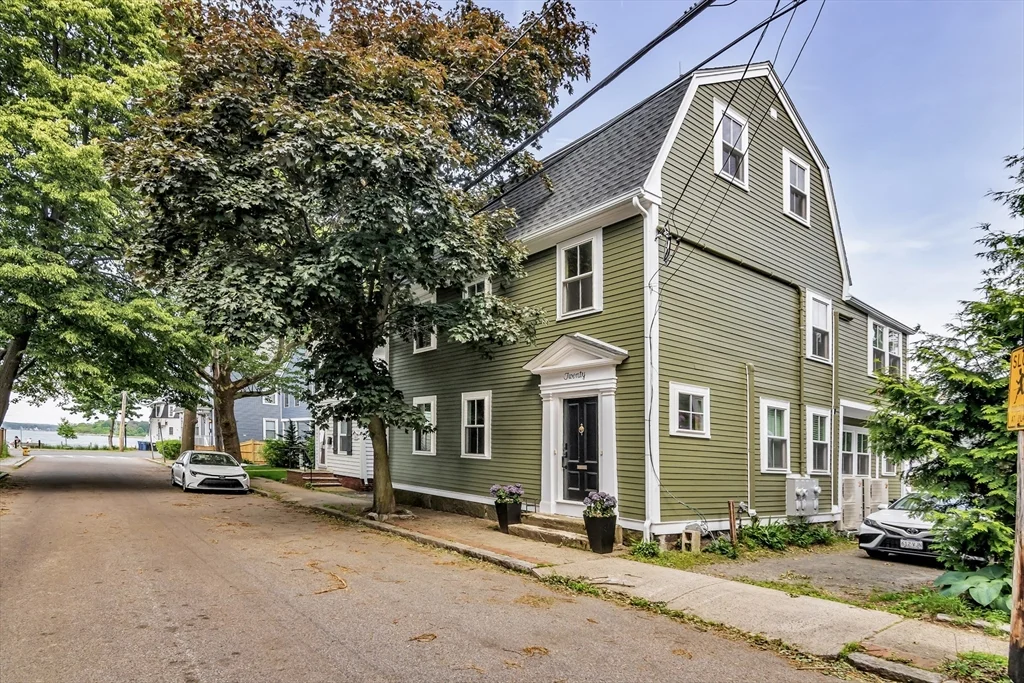 2 bed, 2 bath apartment for rent at 20 Pickman St Unit 2, Glenwood — photo 3 of 40