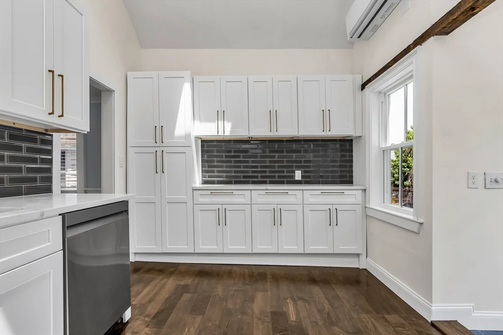 2 bed, 2 bath apartment for rent at 20 Pickman St Unit 2, Glenwood — photo 32 of 40