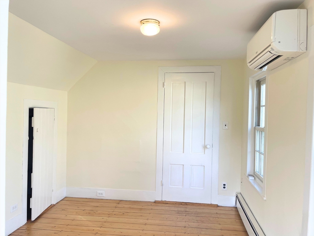 3 bed, 1 bath apartment for rent at 20 Pleasant St, Salem — photo 32 of 39