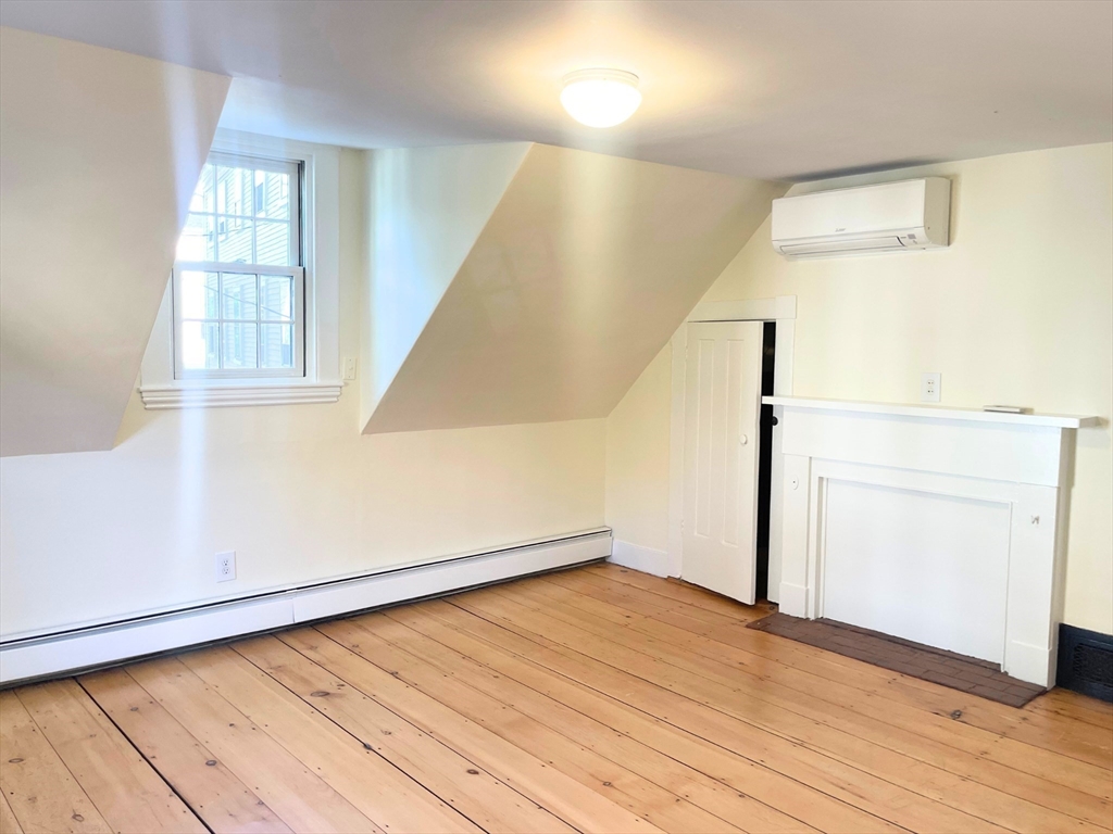 3 bed, 1 bath apartment for rent at 20 Pleasant St, Salem — photo 21 of 39