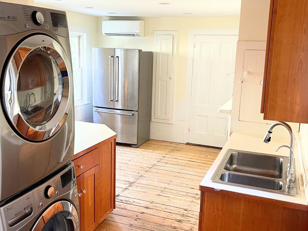 3 bed, 1 bath apartment for rent at 20 Pleasant St, Salem — photo 14 of 39