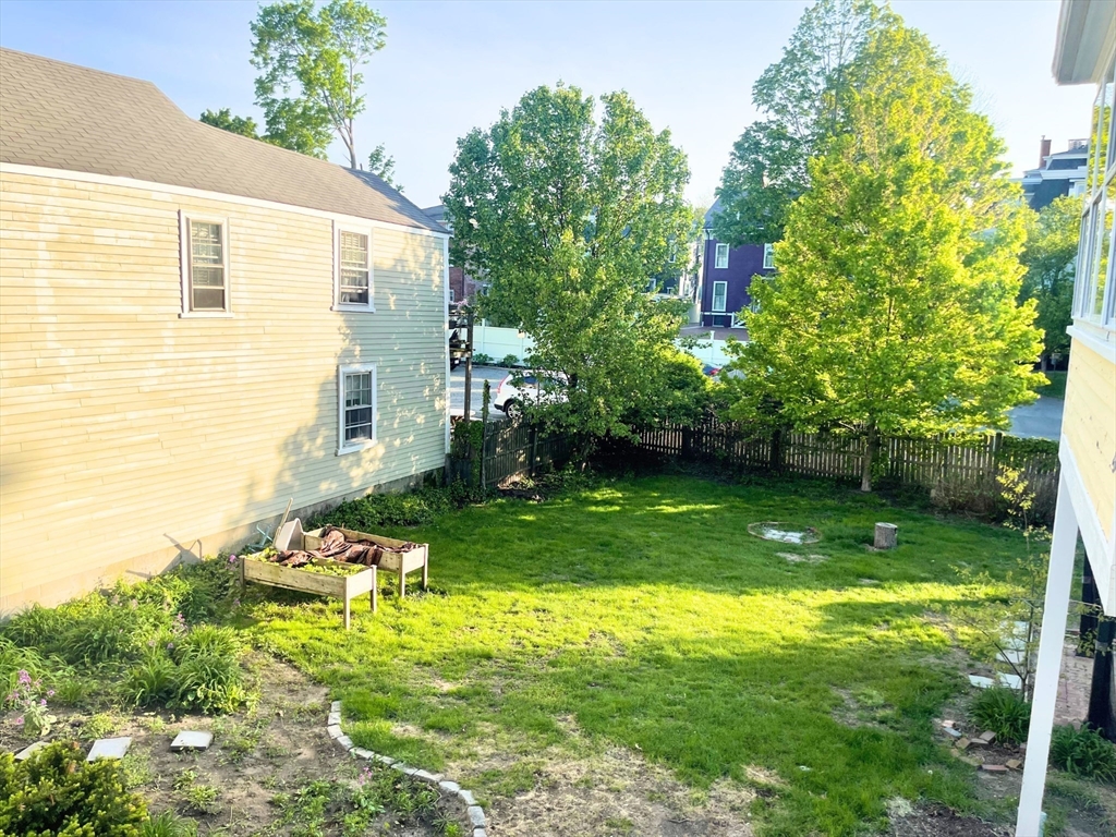 3 bed, 1 bath apartment for rent at 20 Pleasant St, Salem — photo 39 of 39