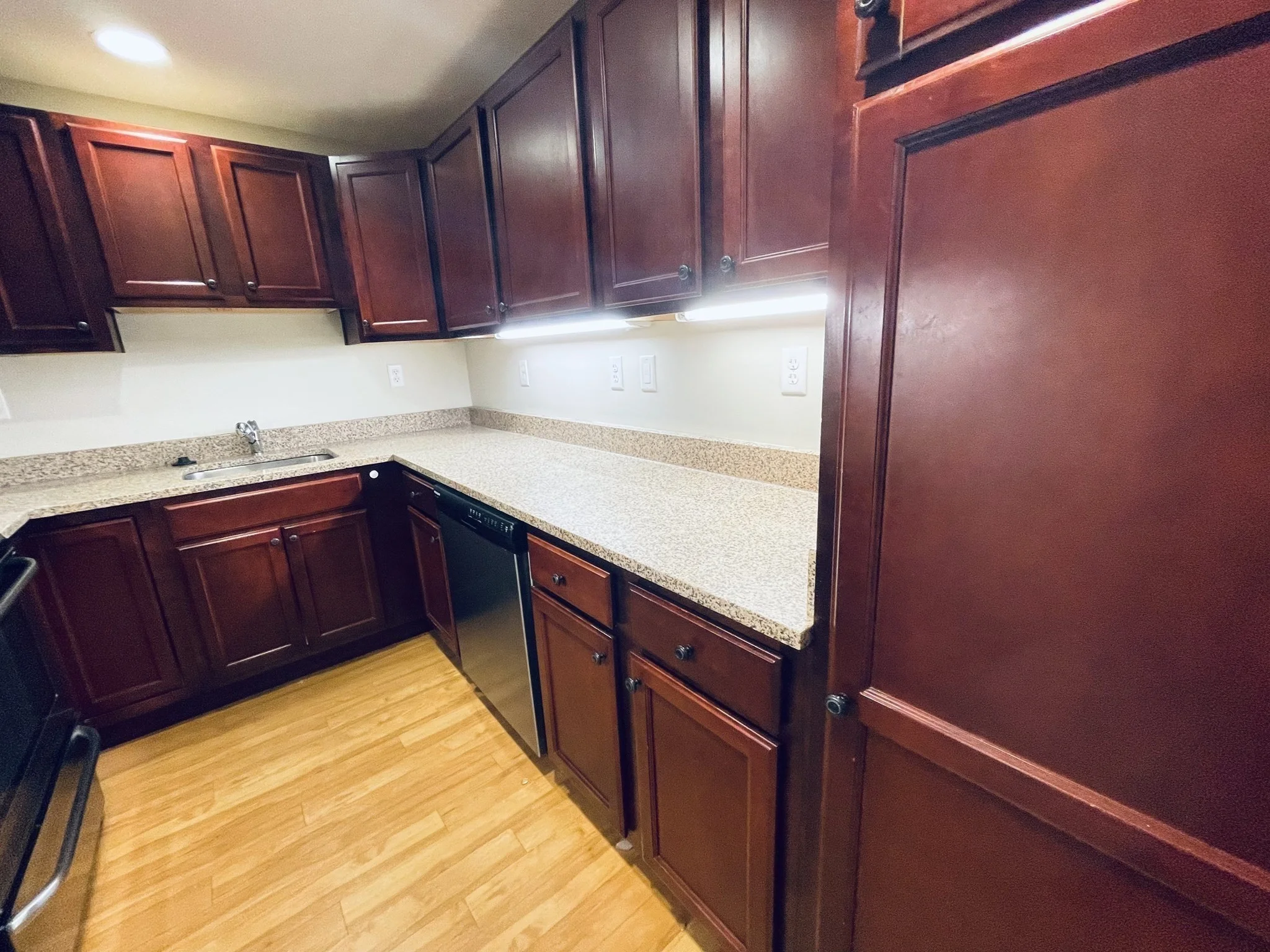 2 bed, 1 bath apartment for rent at 20 Pond St Unit 201, Braintree — photo 3 of 11