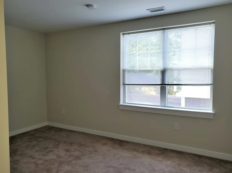 1 bed, 1 bath apartment for rent at 20 Pond St Unit 202, Braintree — photo 1 of 4