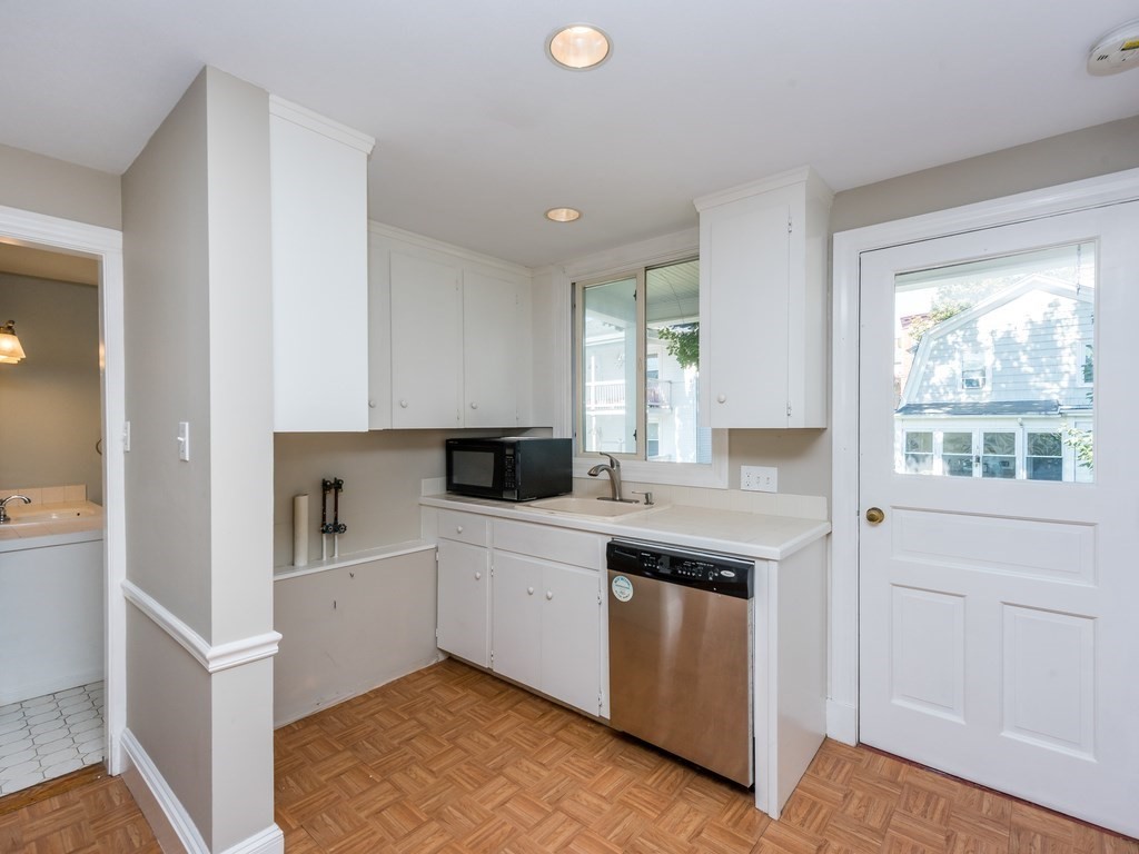 2 bed, 1 bath apartment for rent at 20 Prescott St Unit 2, Salem — photo 16 of 23
