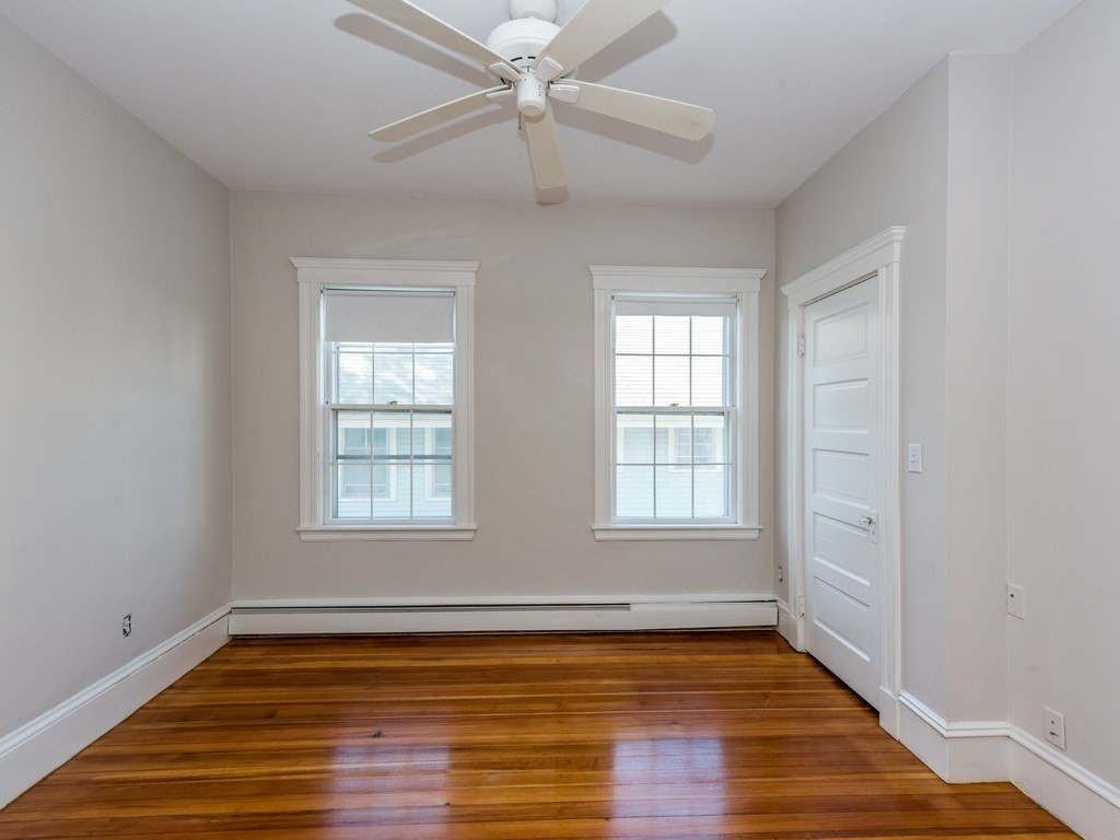 2 bed, 1 bath apartment for rent at 20 Prescott St Unit 2, Salem — photo 3 of 23