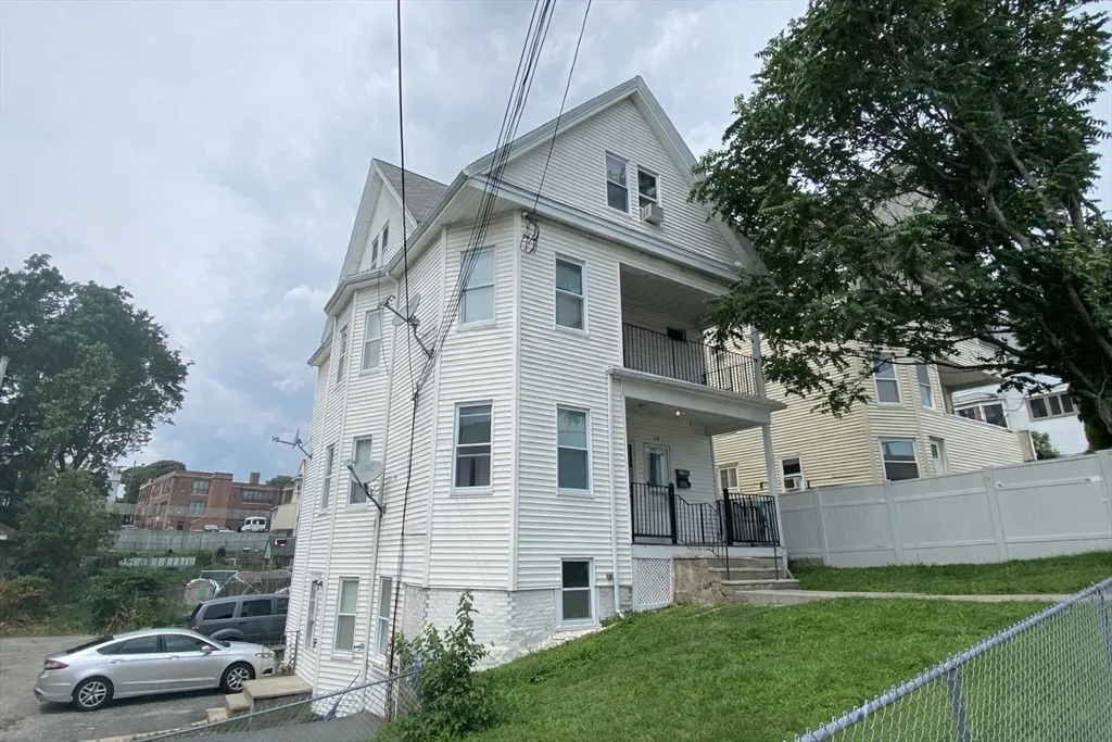 2 bed, 1 bath apartment for rent at 20 Prospect St Unit 2, Everett