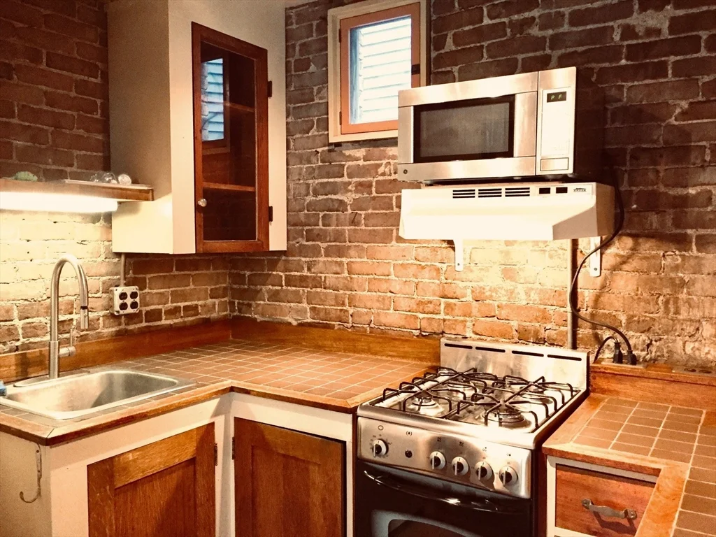 1 bed, 1 bath apartment for rent at 20 Putnam St Unit O, Charlestown — photo 6 of 22