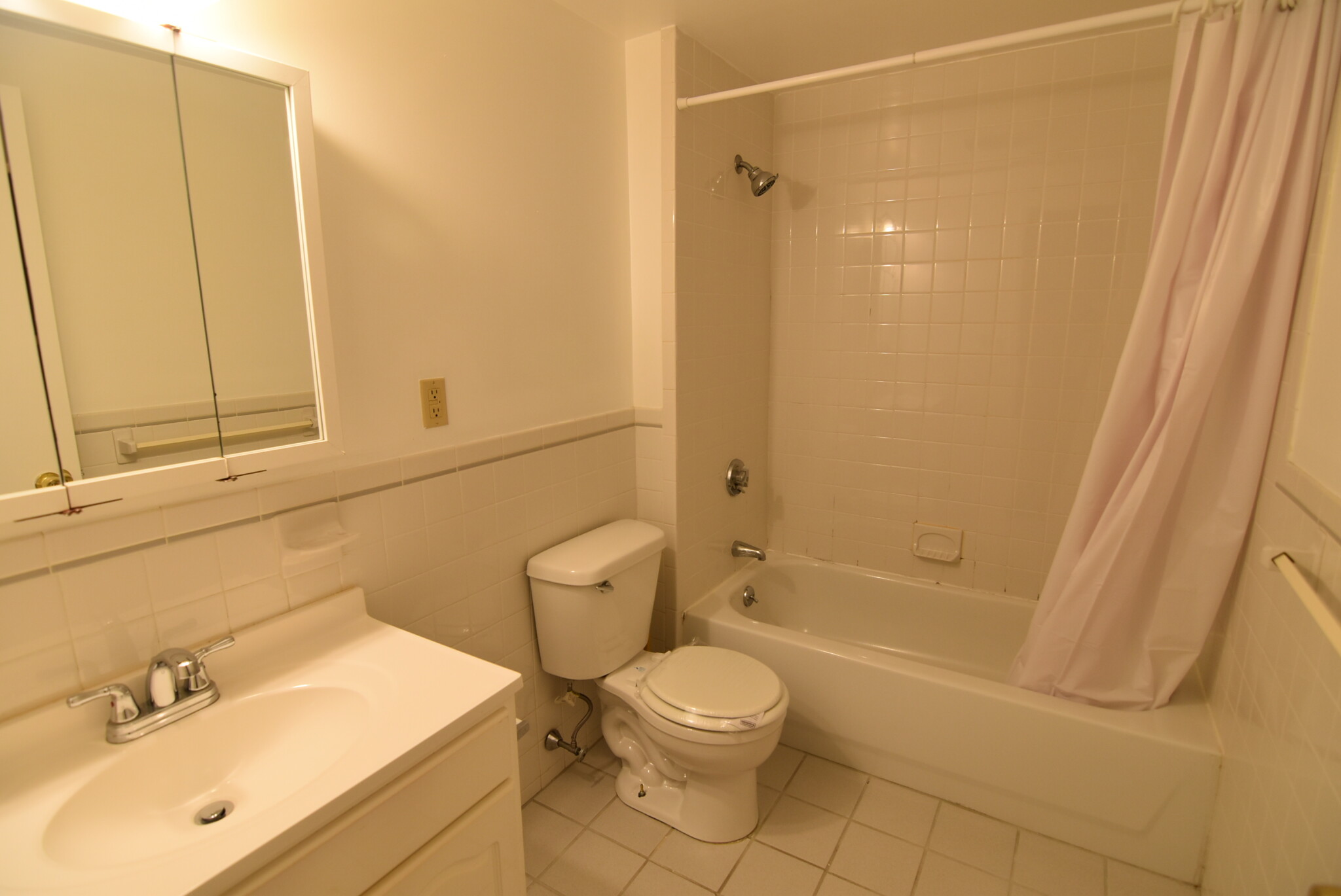 1 bed, 1 bath apartment for rent at 20 Queensberry St Unit A, Fenway — photo 5 of 8
