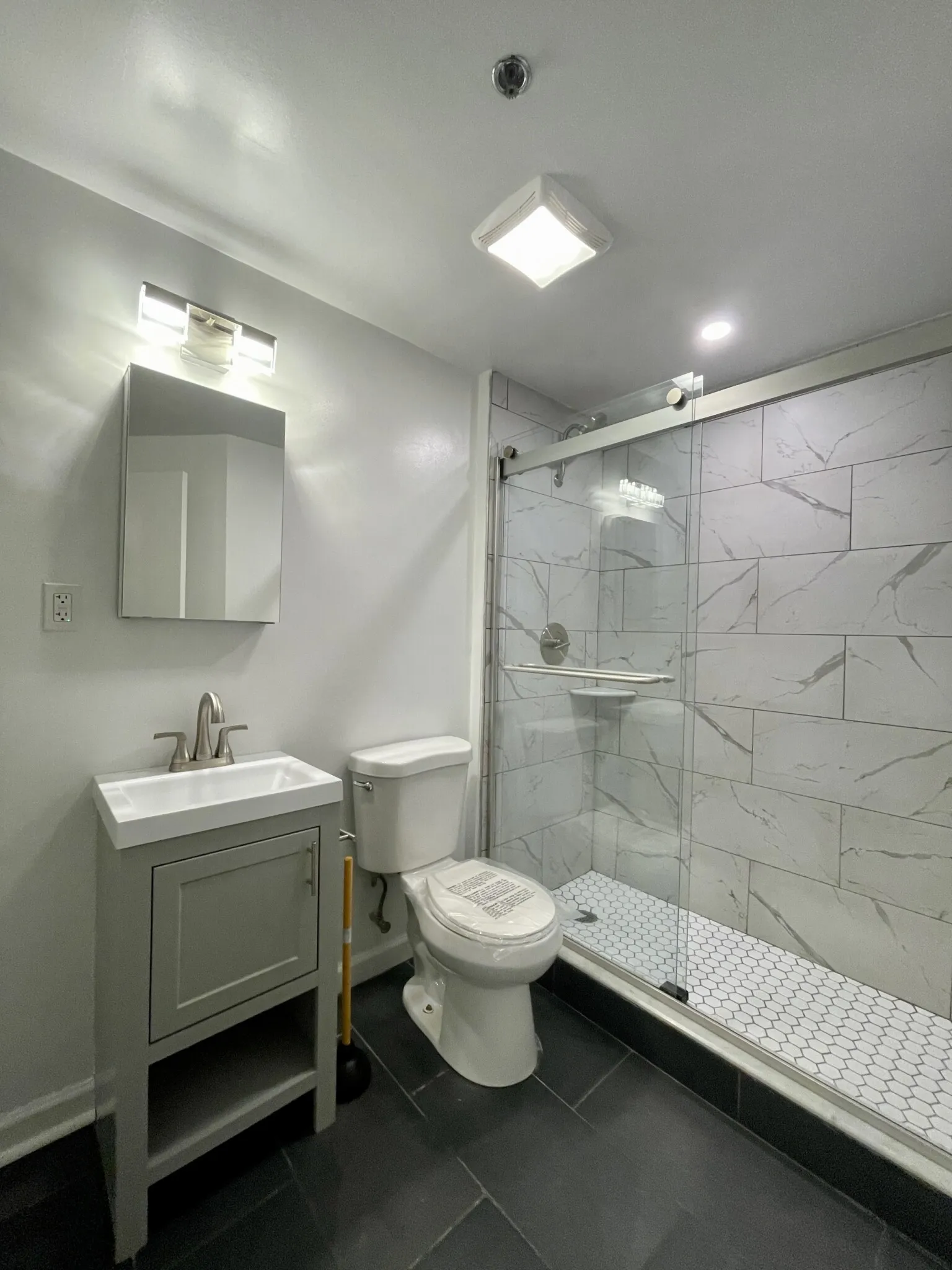 Studio bed, 1 bath apartment for rent at 20 Queensberry St Unit B, Fenway — photo 3 of 17