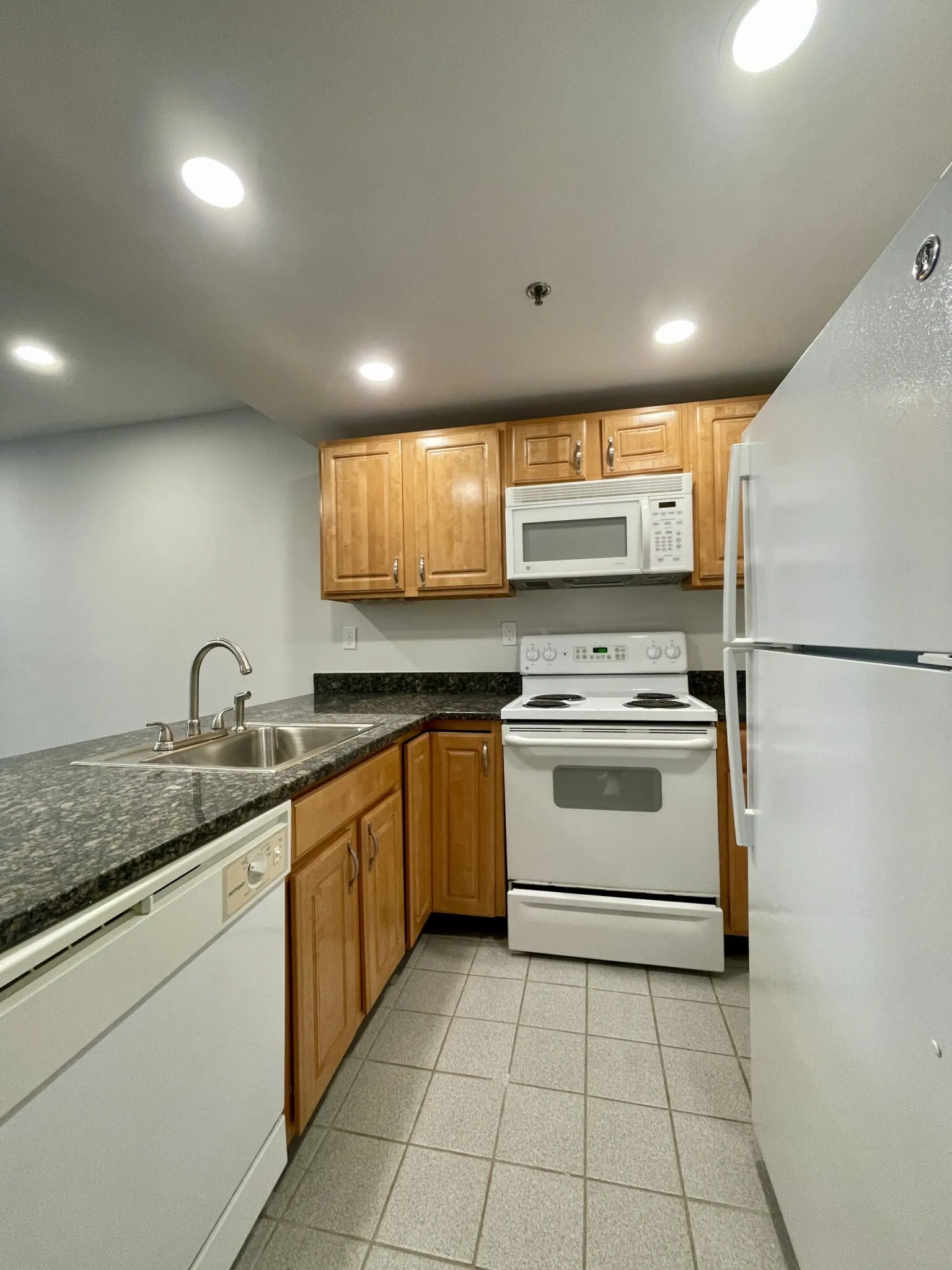 Studio bed, 1 bath apartment for rent at 20 Queensberry St Unit B, Fenway — photo 14 of 17