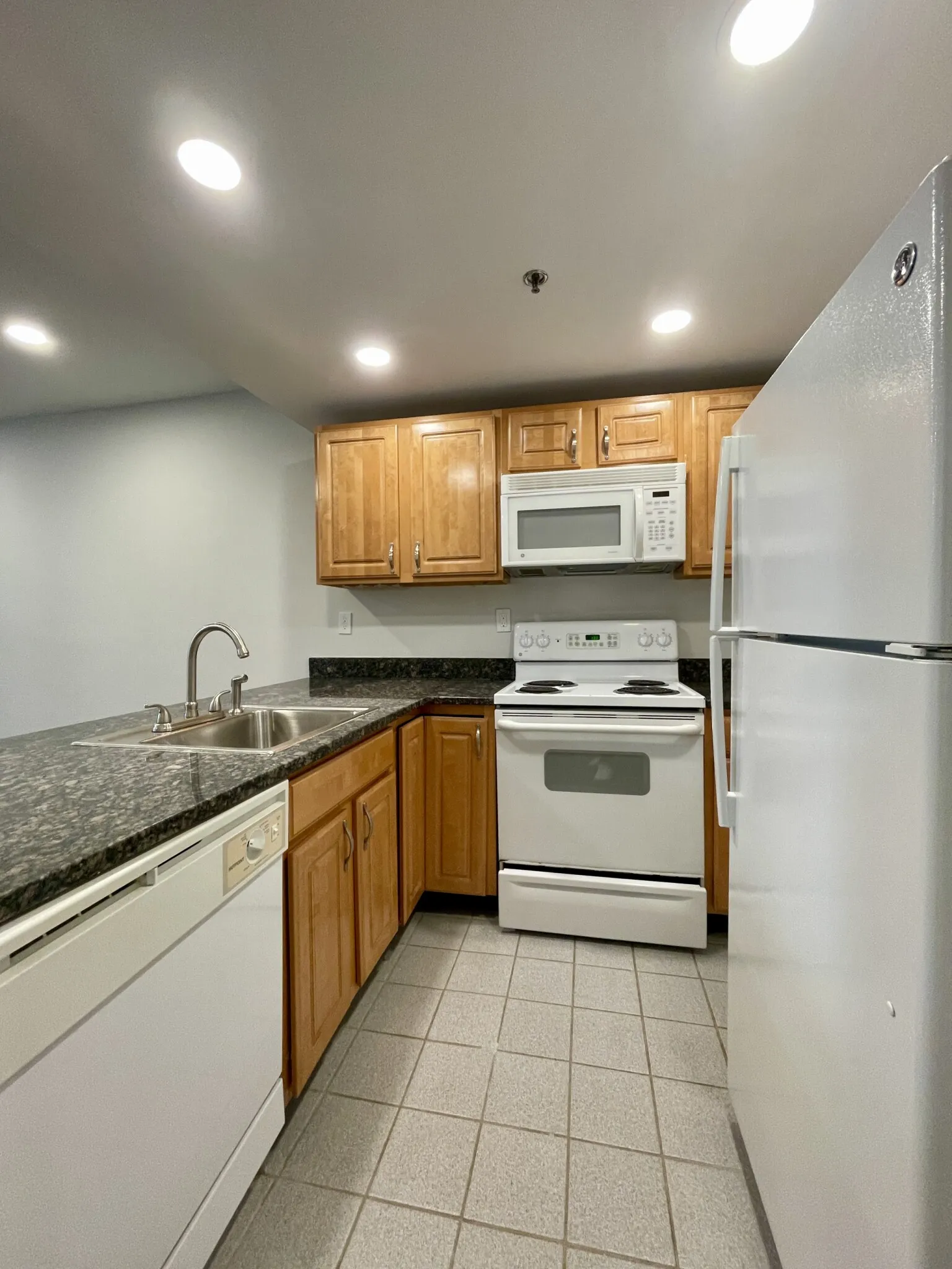 Studio bed, 1 bath apartment for rent at 20 Queensberry St Unit B, Fenway — photo 2 of 17