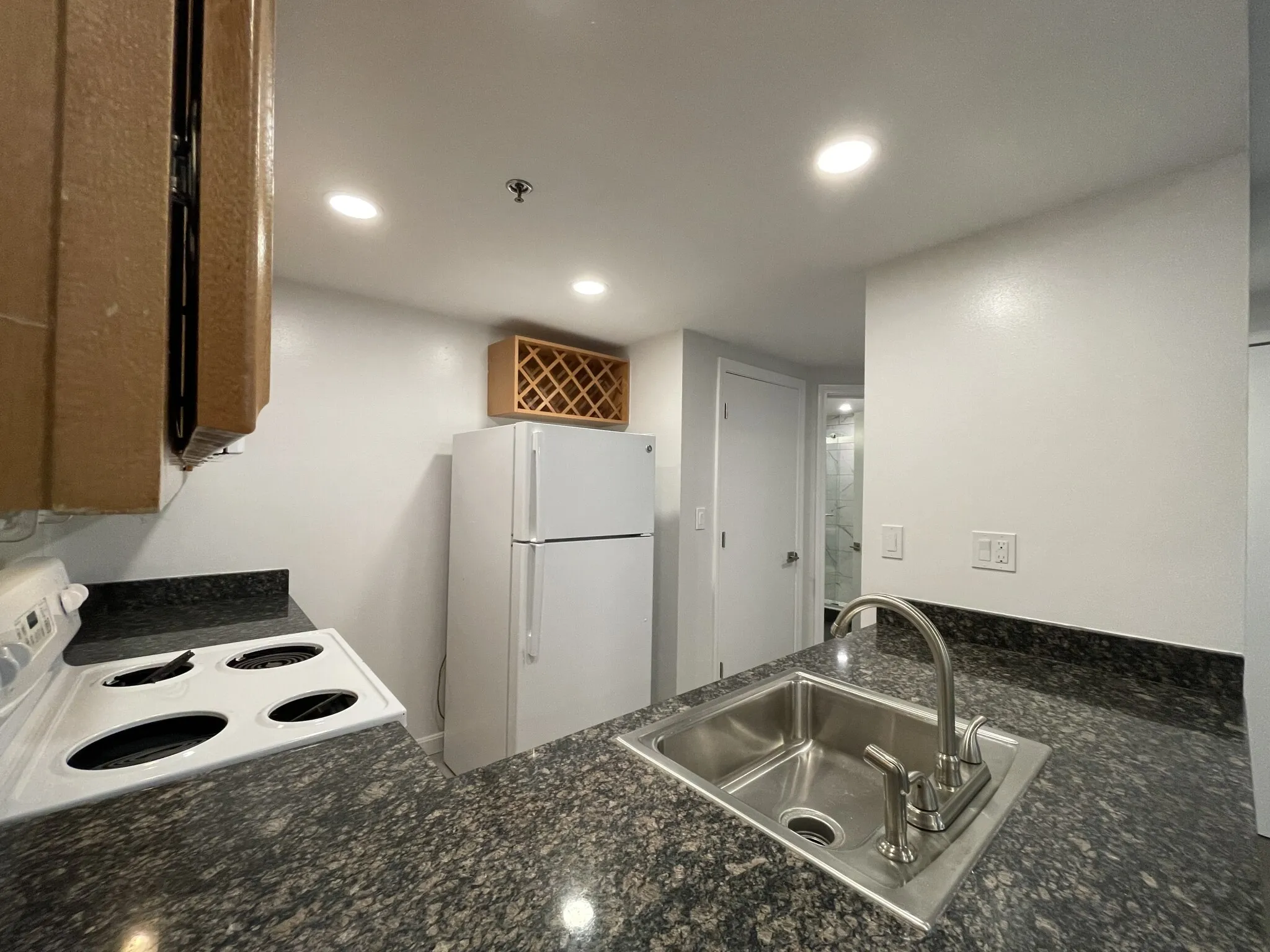 Studio bed, 1 bath apartment for rent at 20 Queensberry St Unit B, Fenway — photo 5 of 17