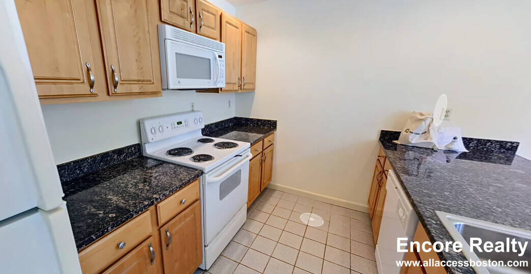 Studio bed, 1 bath apartment for rent at 20 Queensberry St Unit D, Fenway