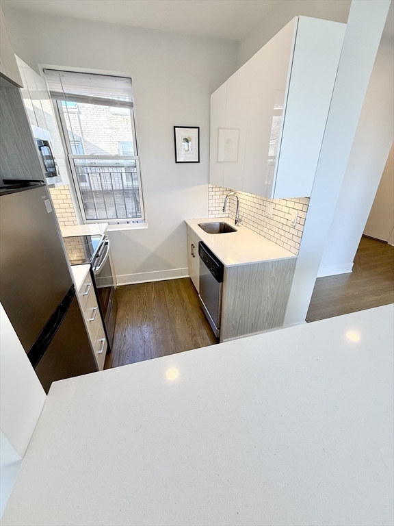 1 bed, 1 bath apartment for rent at 20 Queensberry St Unit 14, Boston — photo 2 of 10