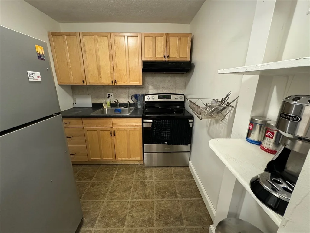 1 bed, 1 bath apartment for rent at 20 Radcliffe Unit 302, Brighton — photo 7 of 22