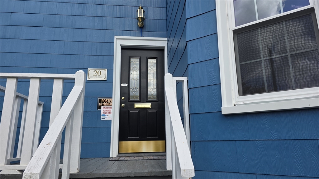 3 bed, 1 bath apartment for rent at 20 Reeves St Unit 1, Quinsigamond Valley — photo 4 of 41