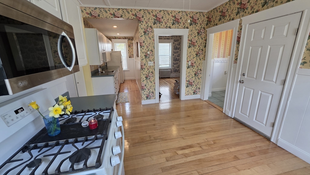 3 bed, 1 bath apartment for rent at 20 Reeves St Unit 1, Quinsigamond Valley — photo 11 of 41