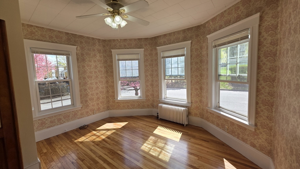 3 bed, 1 bath apartment for rent at 20 Reeves St Unit 1, Quinsigamond Valley — photo 27 of 41