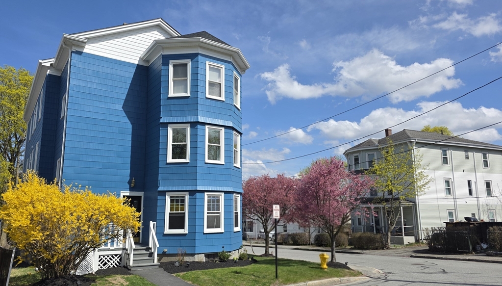 3 bed, 1 bath apartment for rent at 20 Reeves St Unit 1, Quinsigamond Valley — photo 5 of 41