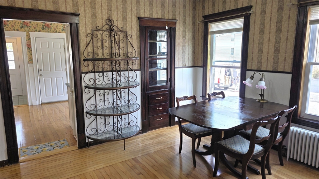 3 bed, 1 bath apartment for rent at 20 Reeves St Unit 1, Quinsigamond Valley — photo 15 of 41