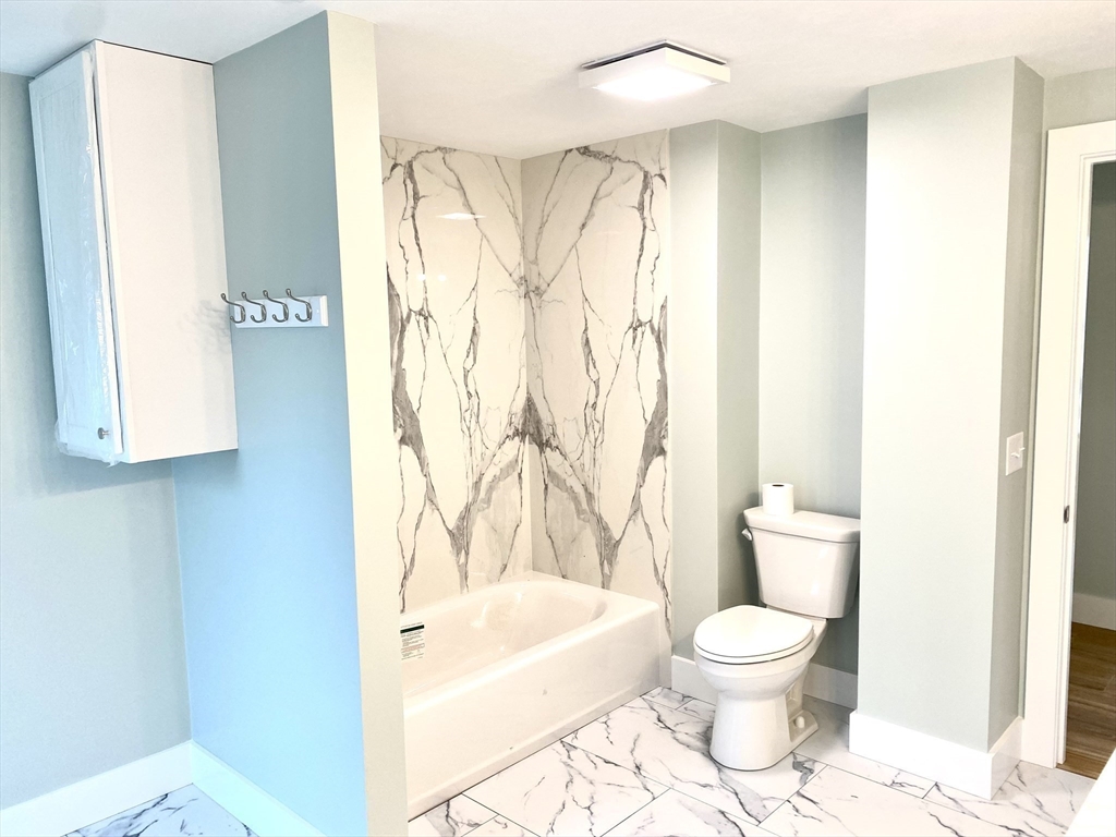 3 bed, 1 bath apartment for rent at 20 Reeves St Unit 2, Quinsigamond Valley — photo 38 of 41