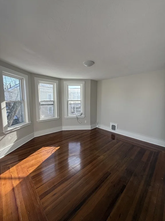 3 bed, 1 bath apartment for rent at 20 Rope St Unit 2, Beverly — photo 6 of 7