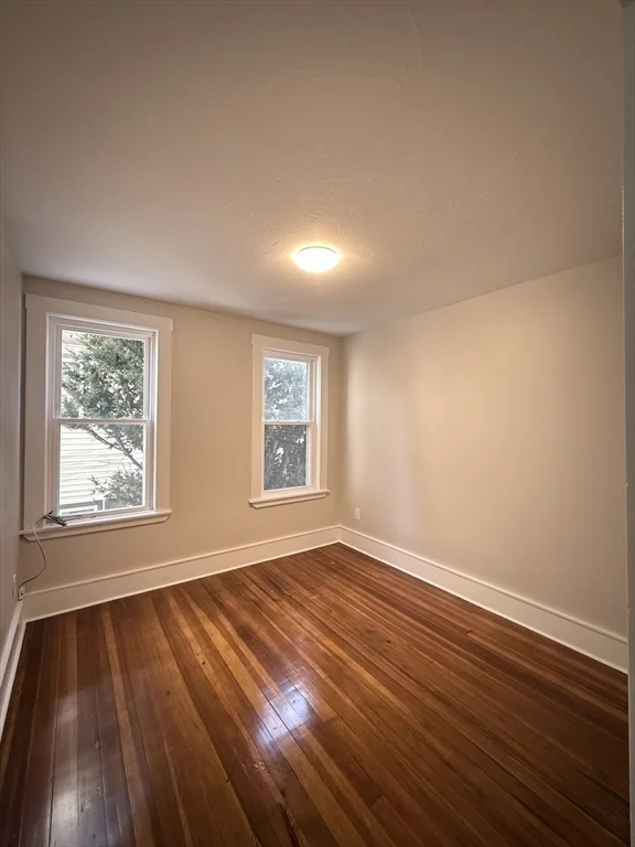 3 bed, 1 bath apartment for rent at 20 Rope St Unit 2, Beverly — photo 3 of 7