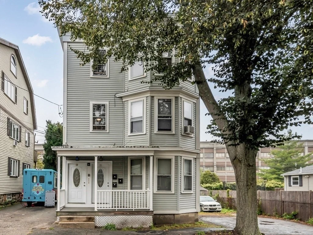 3 bed, 1 bath apartment for rent at 20 Rope St Unit 2, Beverly — photo 1 of 7