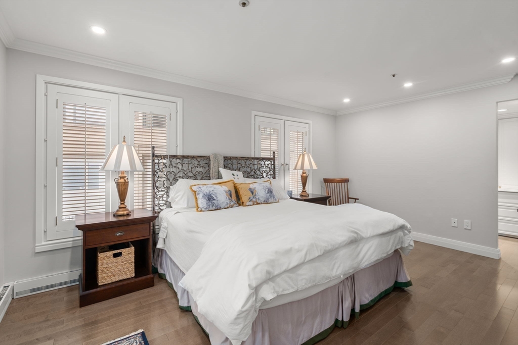 1 bed, 1 bath apartment for rent at 20 Rowes Wharf Unit 302, Waterfront — photo 9 of 16