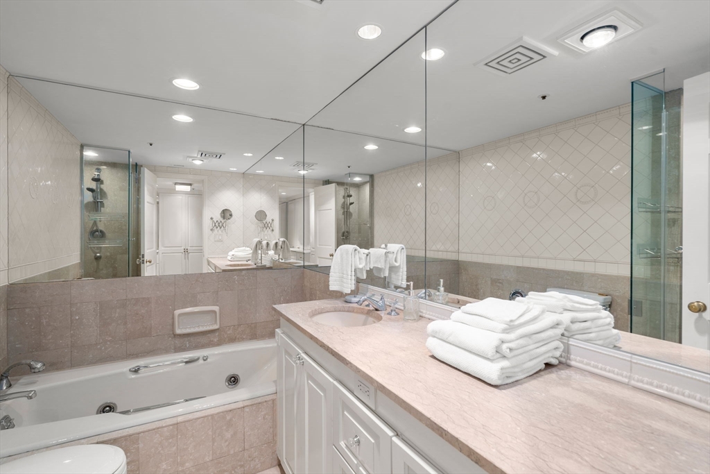 1 bed, 1 bath apartment for rent at 20 Rowes Wharf Unit 302, Waterfront — photo 11 of 16