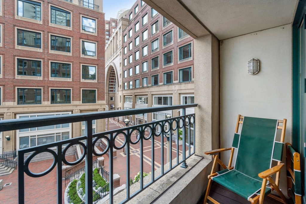 1 bed, 1 bath apartment for rent at 20 Rowes Wharf Unit 302, Waterfront — photo 13 of 16