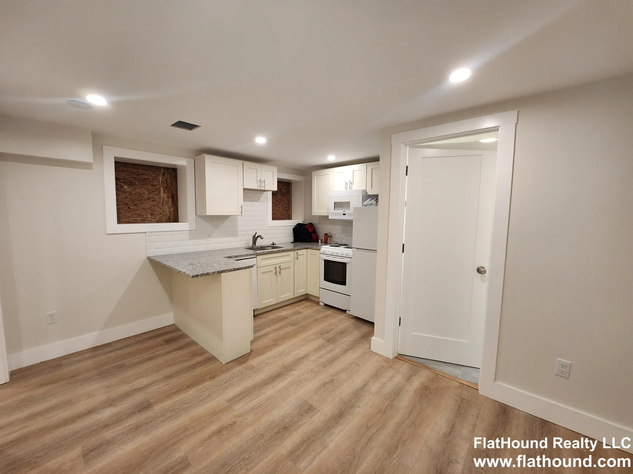 Studio bed, 1 bath apartment for rent at 20 Royce Rd Unit 1B, Brighton — photo 3 of 17