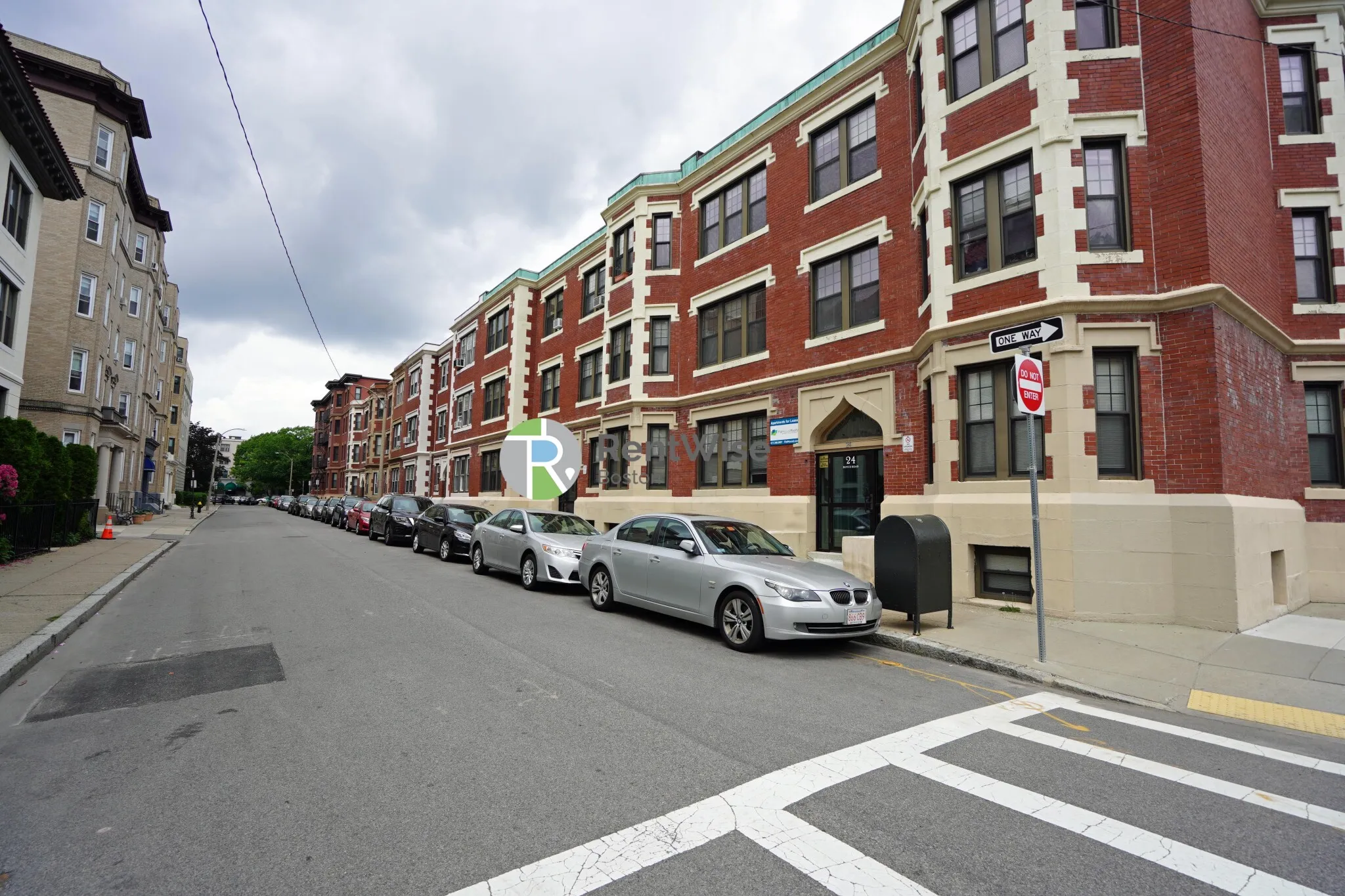 Studio bed, 1 bath apartment for rent at 20 Royce Rd Unit 1B, Brighton