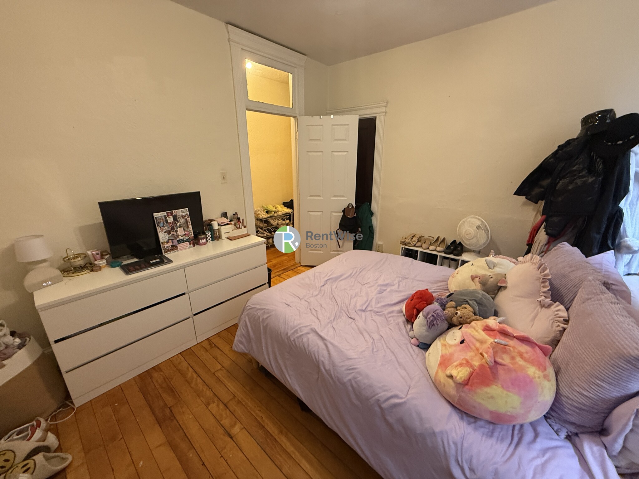 2 bed, 1 bath apartment for rent at 20 Royce Rd Unit 2, Brighton — photo 2 of 10