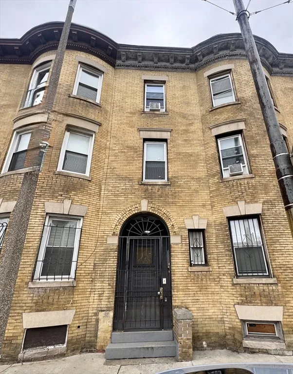 2 bed, 1 bath apartment for rent at 20 S Huntington Ave Unit 1, Jamaica Plain