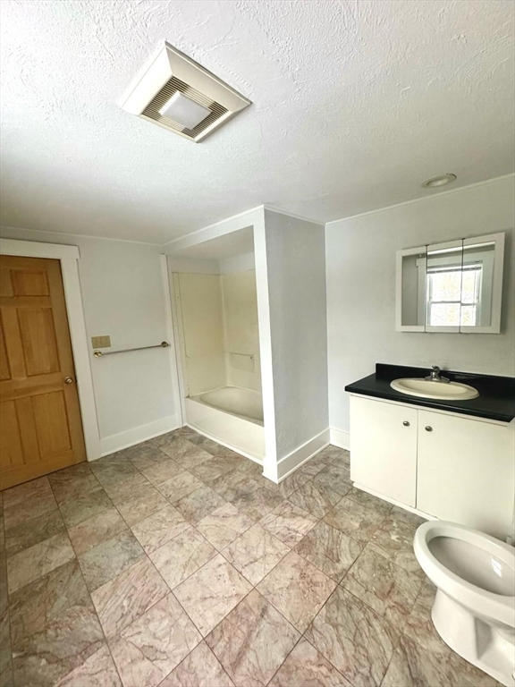 4 bed, 1 bath apartment for rent at 20 S Main St Unit 2, Ashburnham — photo 12 of 25