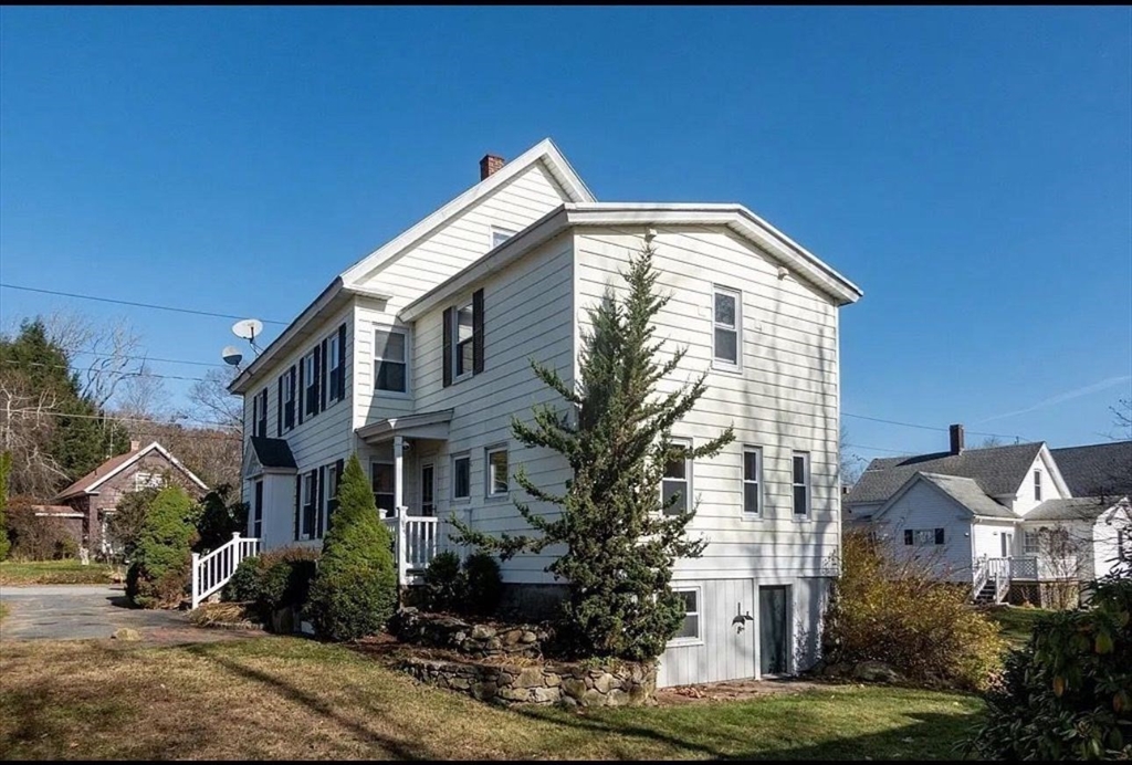 4 bed, 1 bath apartment for rent at 20 S Main St Unit 2, Ashburnham — photo 23 of 25