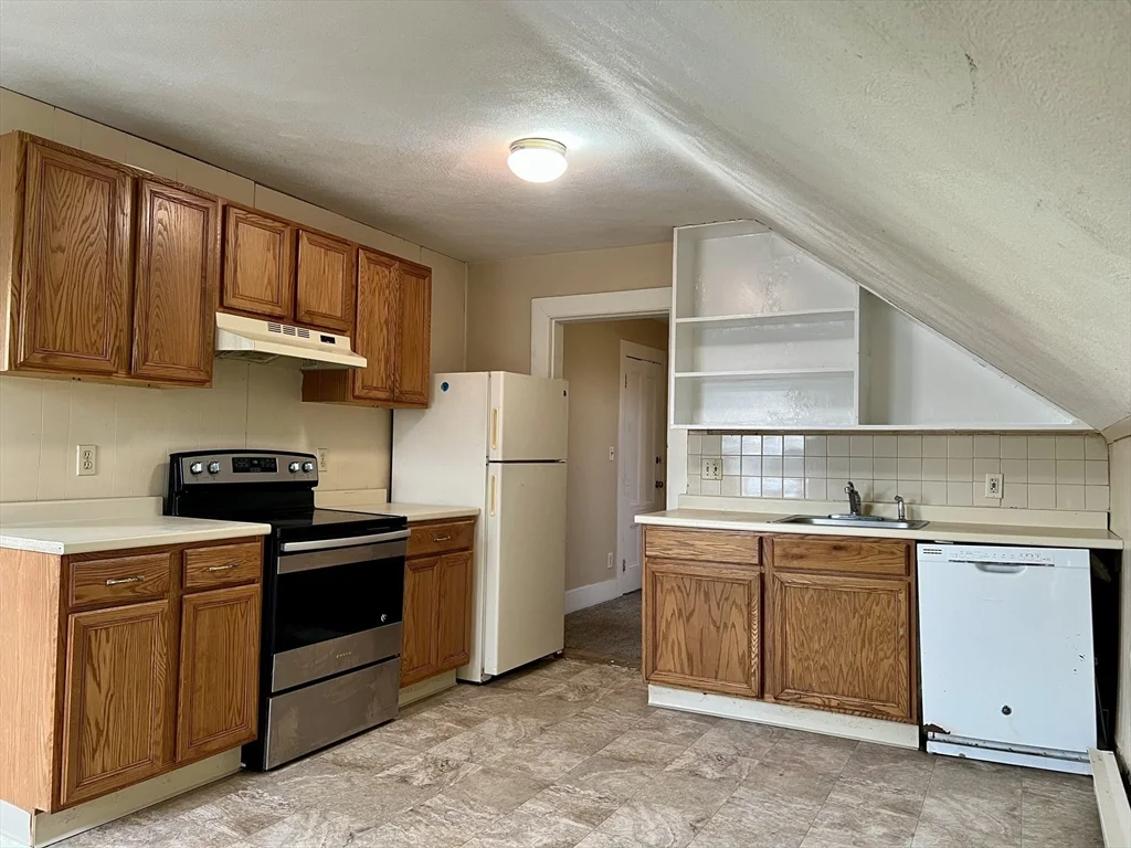2 bed, 1 bath apartment for rent at 20 Sagamore St Unit 4, Diamond District — photo 6 of 10