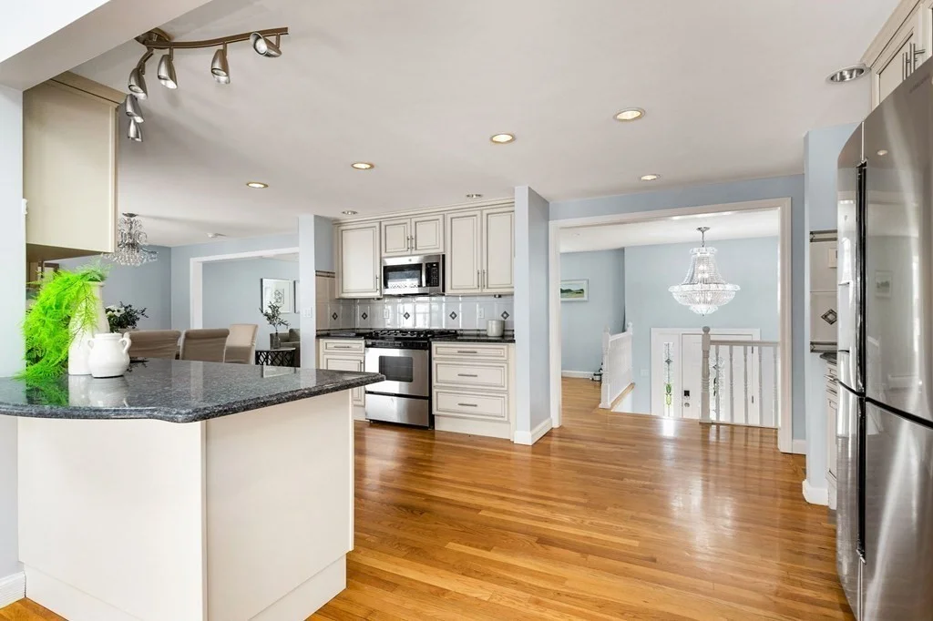 6 bed, 4+ bath apartment for rent at 20 Salman St, West Roxbury — photo 4 of 33
