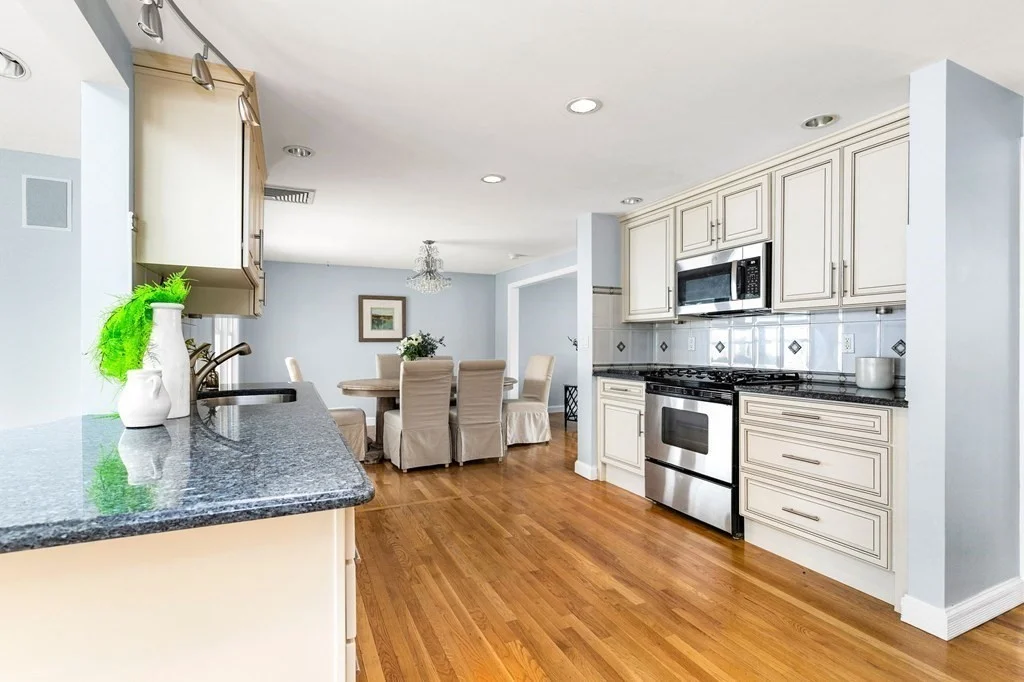 6 bed, 4+ bath apartment for rent at 20 Salman St, West Roxbury — photo 3 of 33