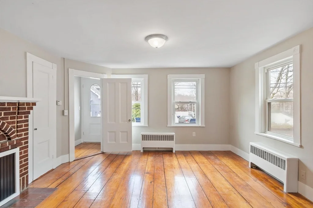 2 bed, 1 bath apartment for rent at 20 School St Unit 2, Jackson Square — photo 3 of 26