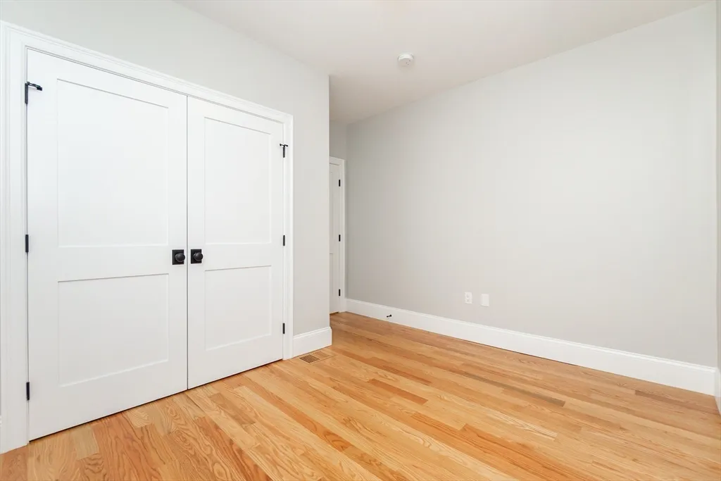 4 bed, 2 bath apartment for rent at 20 Sheridan Ave Unit 20, Medford — photo 22 of 41